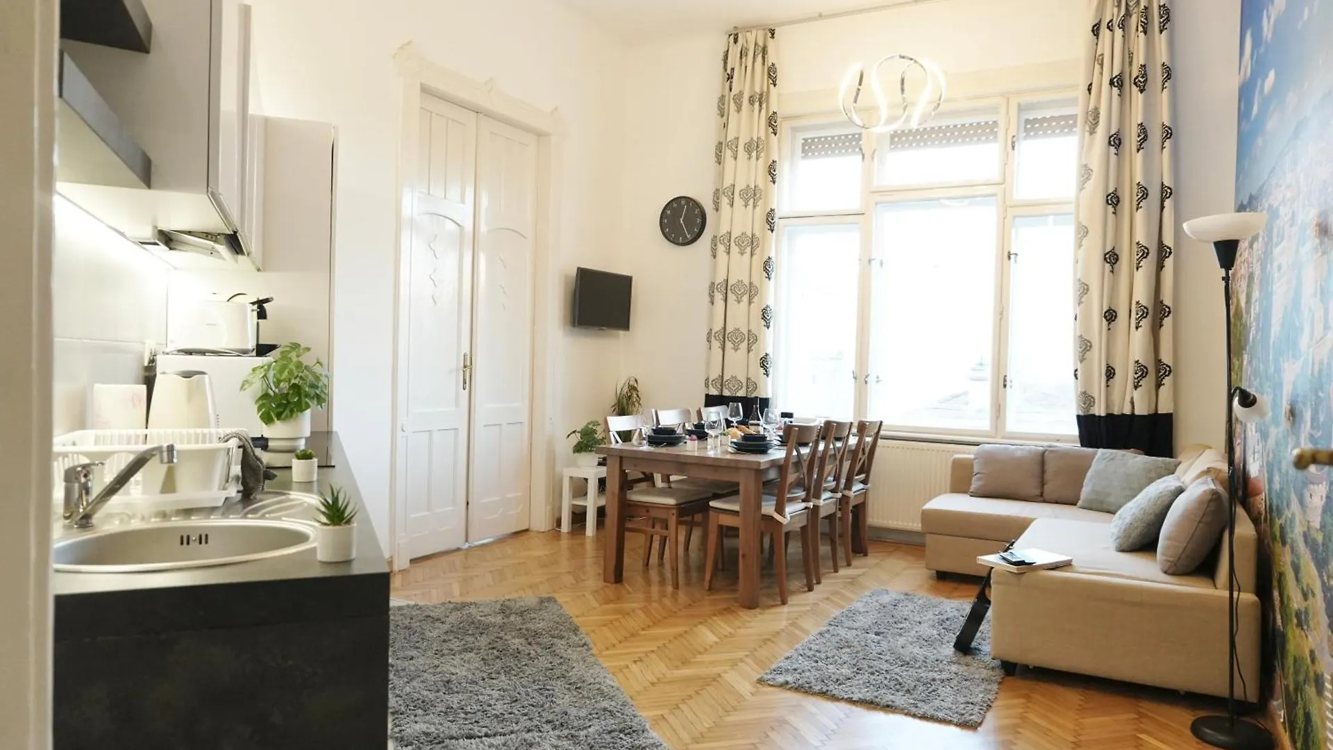 Budapest HomeBase 3BEDRS 2BATHS Jewish Quarter דירה