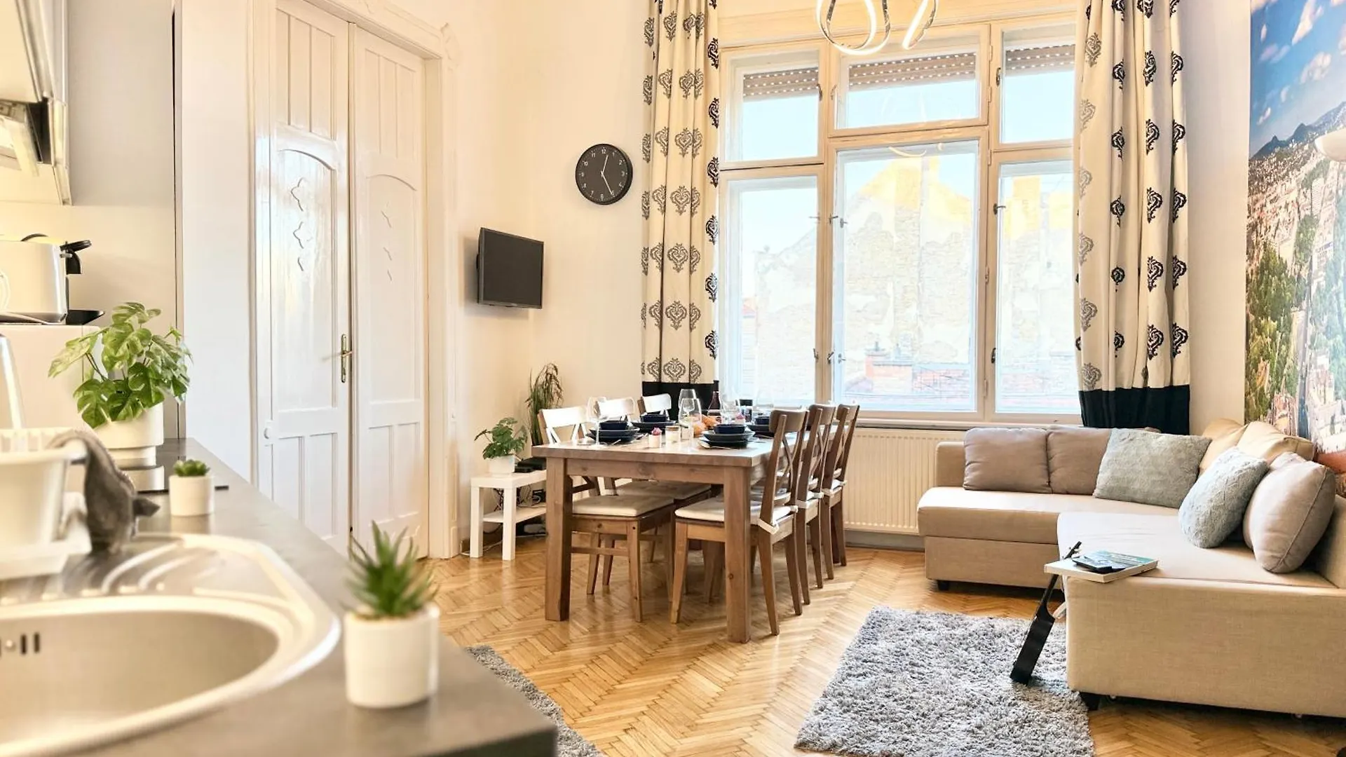 Budapest HomeBase 3BEDRS 2BATHS Jewish Quarter 0*,  הונגריה