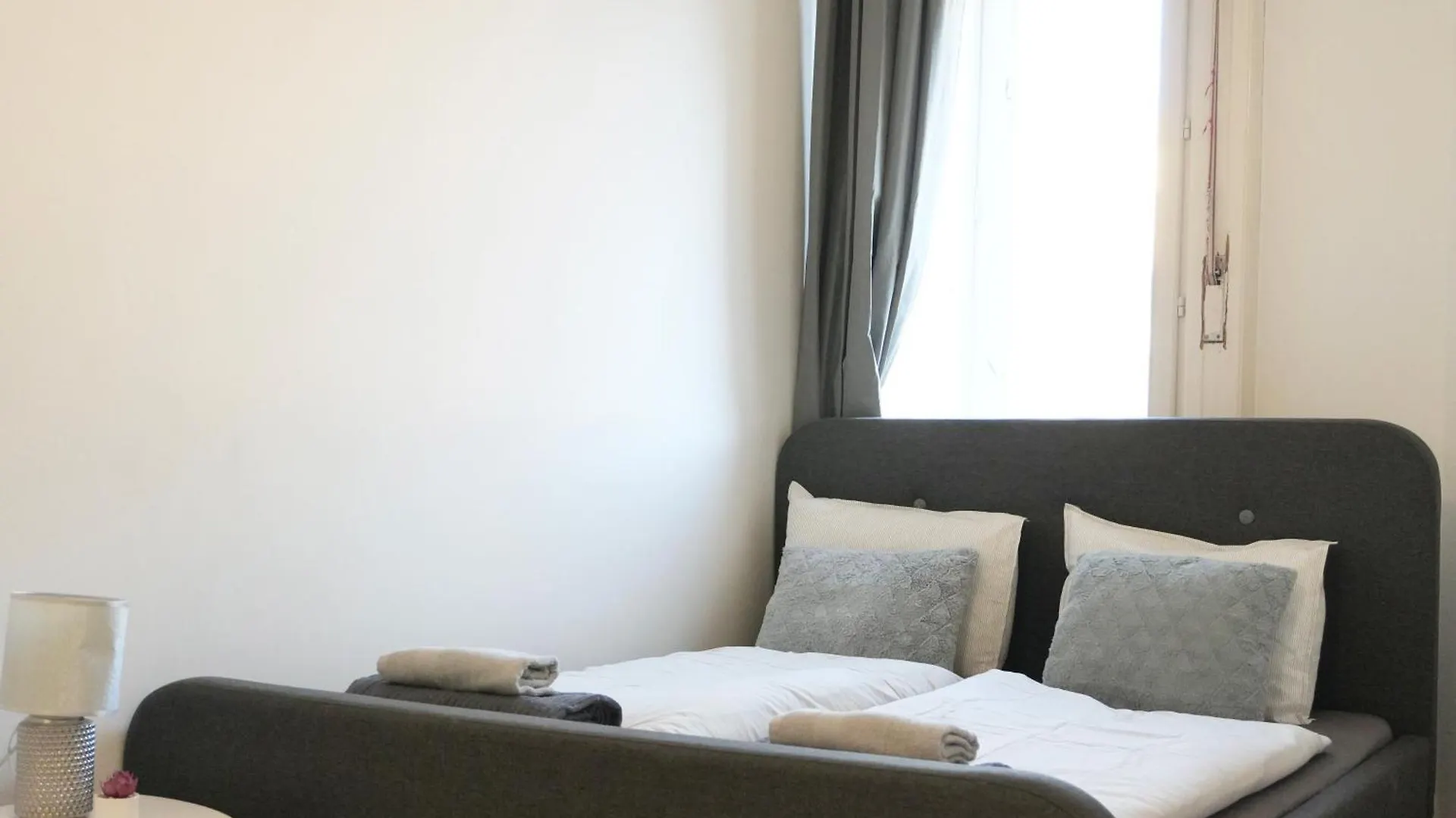 Budapest HomeBase 3BEDRS 2BATHS Jewish Quarter