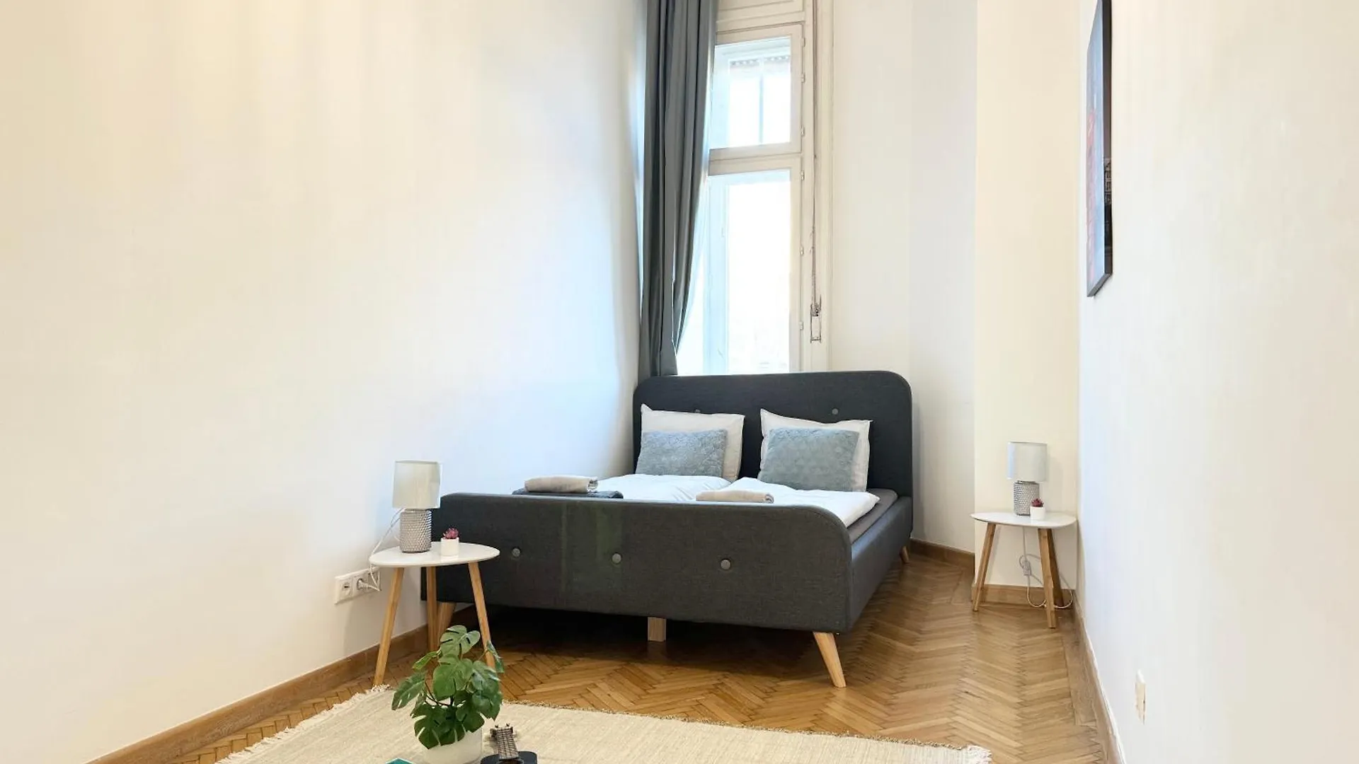 Budapest HomeBase 3BEDRS 2BATHS Jewish Quarter