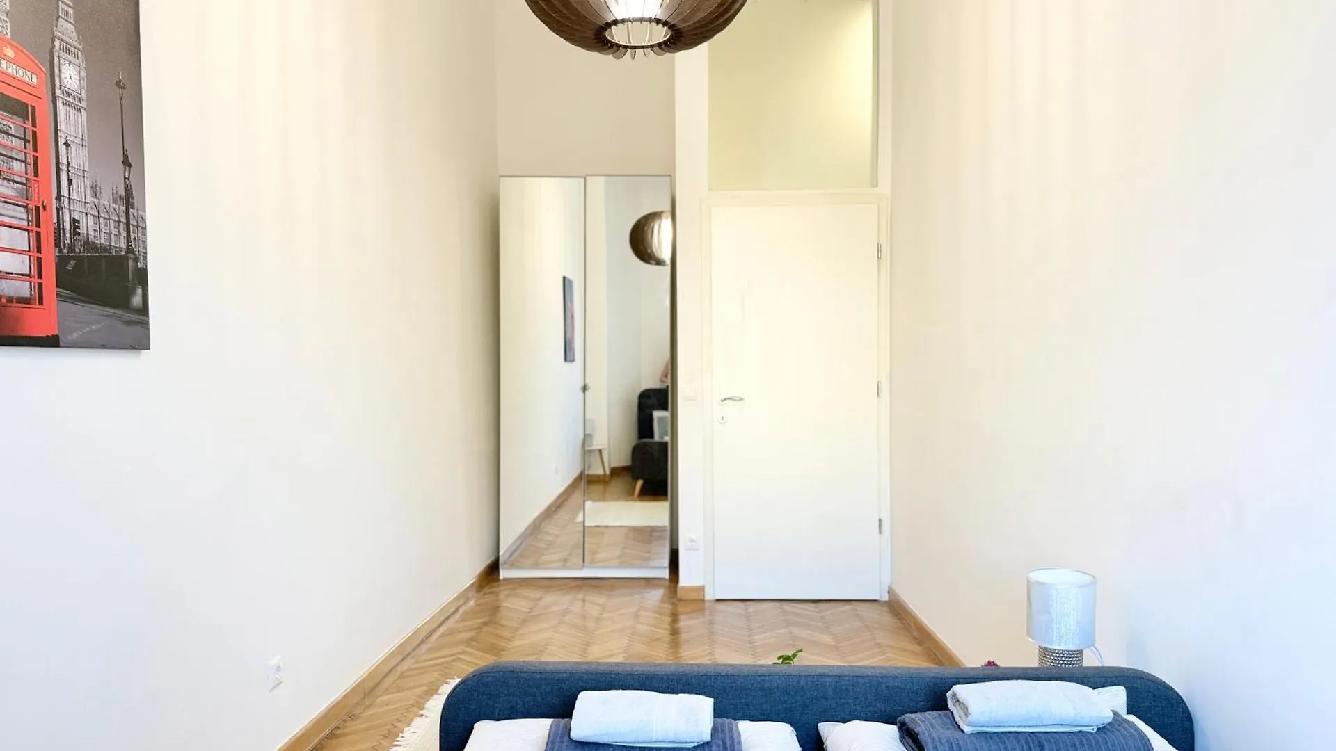 Budapest HomeBase 3BEDRS 2BATHS Jewish Quarter 0*,