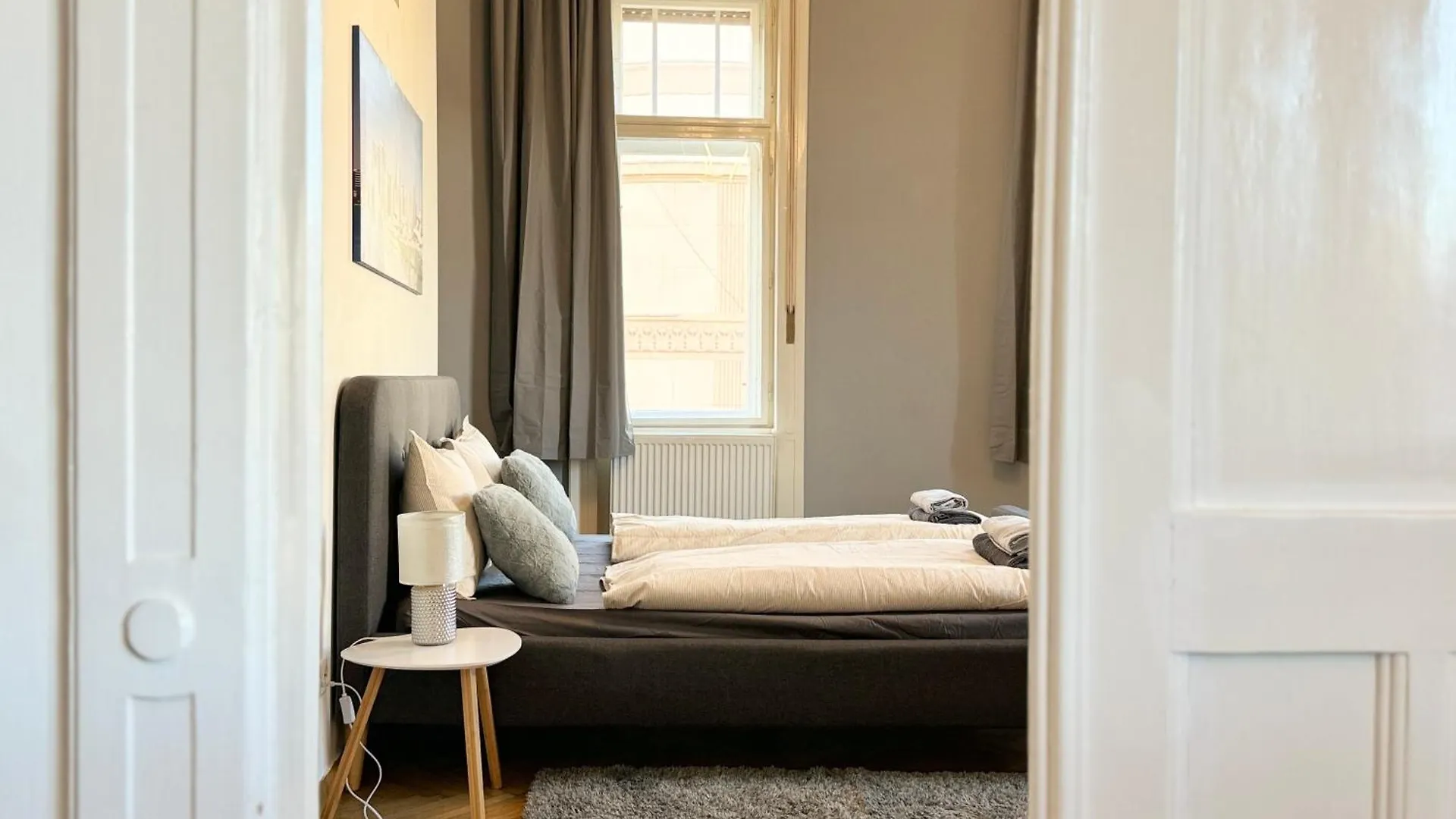 Budapest HomeBase 3BEDRS 2BATHS Jewish Quarter דירה